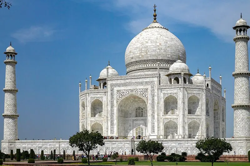 Rishikesh to Agra Taxi Service